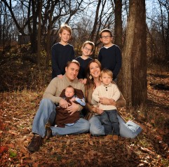 Jason Barrett with wife and 5 kids