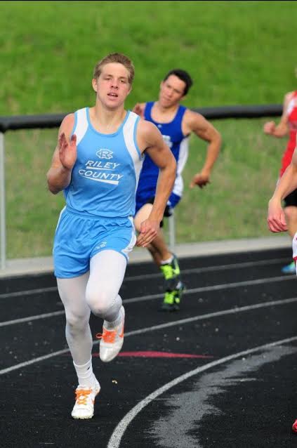 Chris Garten running high school track